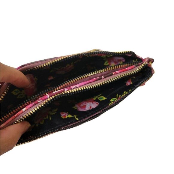 Betsey Johnson XOX Wrislet Pouch - Picture 9 of 10